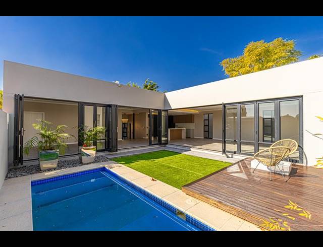 3 BEDROOM TOWNHOUSE FOR SALE IN SANDHURST